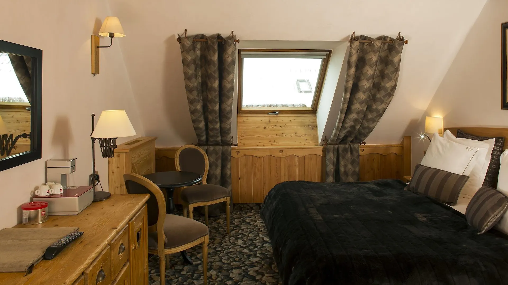 Hotel Chalet Mounier Les Deux Alpes 4*,